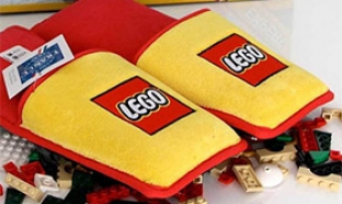 Concours Lego : 5 listes de Noël et 1500 paires de chaussons Lego