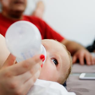 Rappel de laits infantiles 1er âge (Salmonelles) : 12 lots à éviter