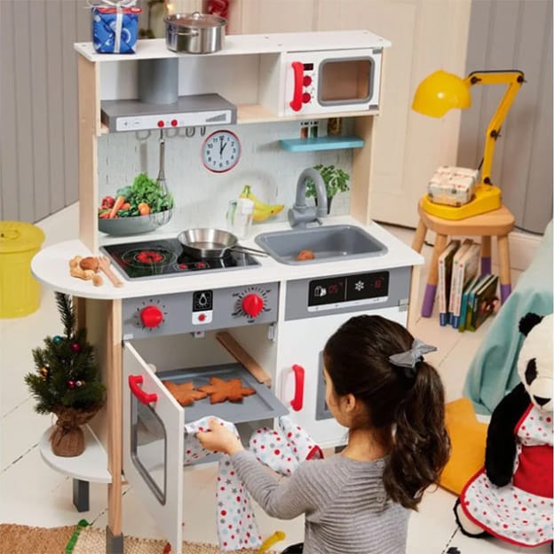 Lidl : Cuisine enfant en bois + accessoires pas chers (49,99€)