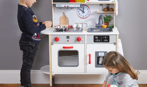 Lidl : Cuisine enfant en bois + accessoires pas chers