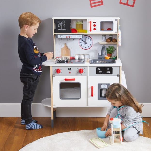Lidl : Cuisine enfant en bois + accessoires pas chers
