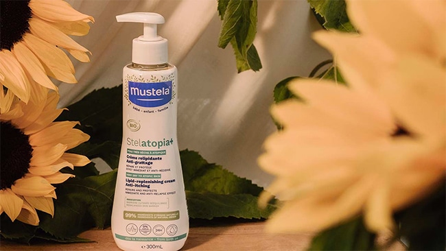 tester gratuitement la crème relipidante et l'huile lavante Stelatopia de Mustela